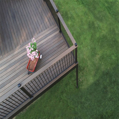 Aluminum Railing with Customizable Horizontal Slat Design for Pool and Yard Application