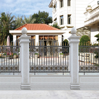 Aluminum Railing with Customizable Horizontal Slat Design for Pool and Yard Application