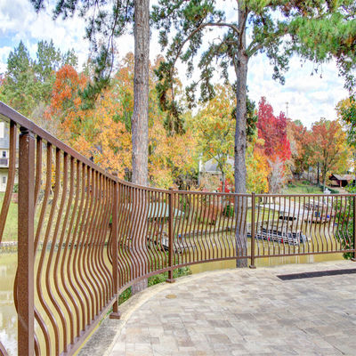 Services de forgeage de balustrades pour terrasses extérieures, barres transversales, garde-corps, échelles de sécurité Produit